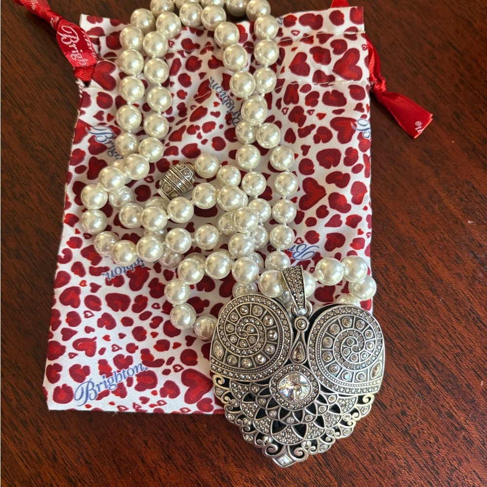 NWOT Brighton Mumtaz Large Pearl and Heart Necklace